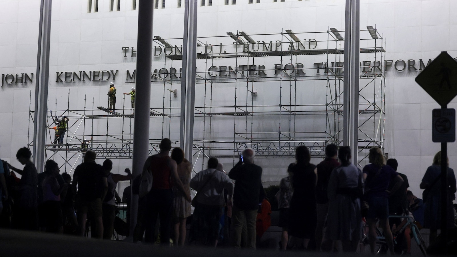 Kennedy Center misses deadline to remove Trump's name as government seeks short delay