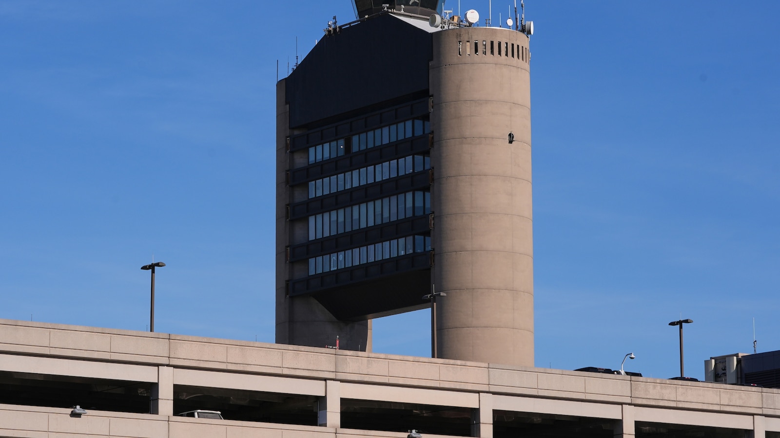 FAA investigates incident that forced Delta flight to abort landing