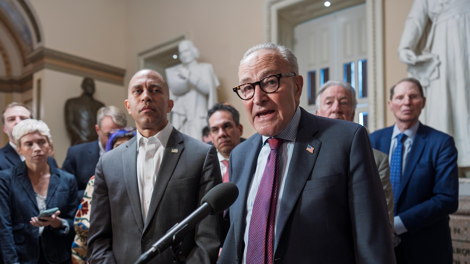 Trump to meet with Schumer and Jeffries as government shutdown risk looms