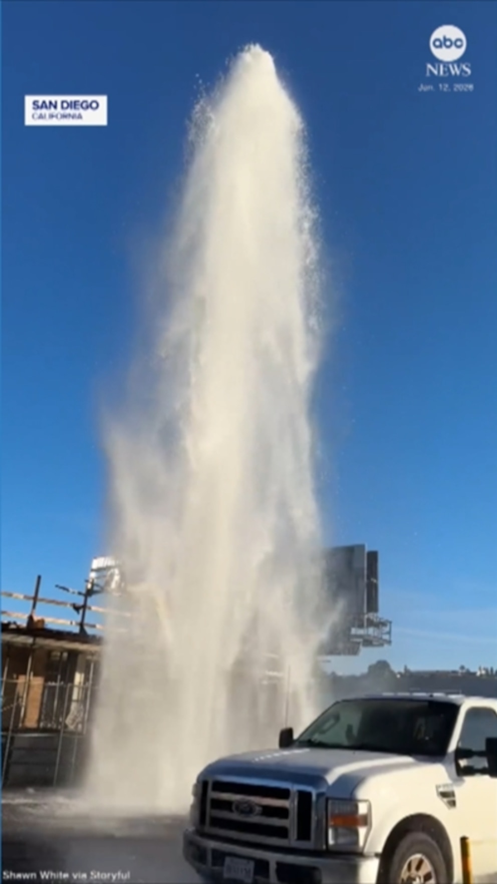 Video Burst water main creates 'geyser' in San Diego