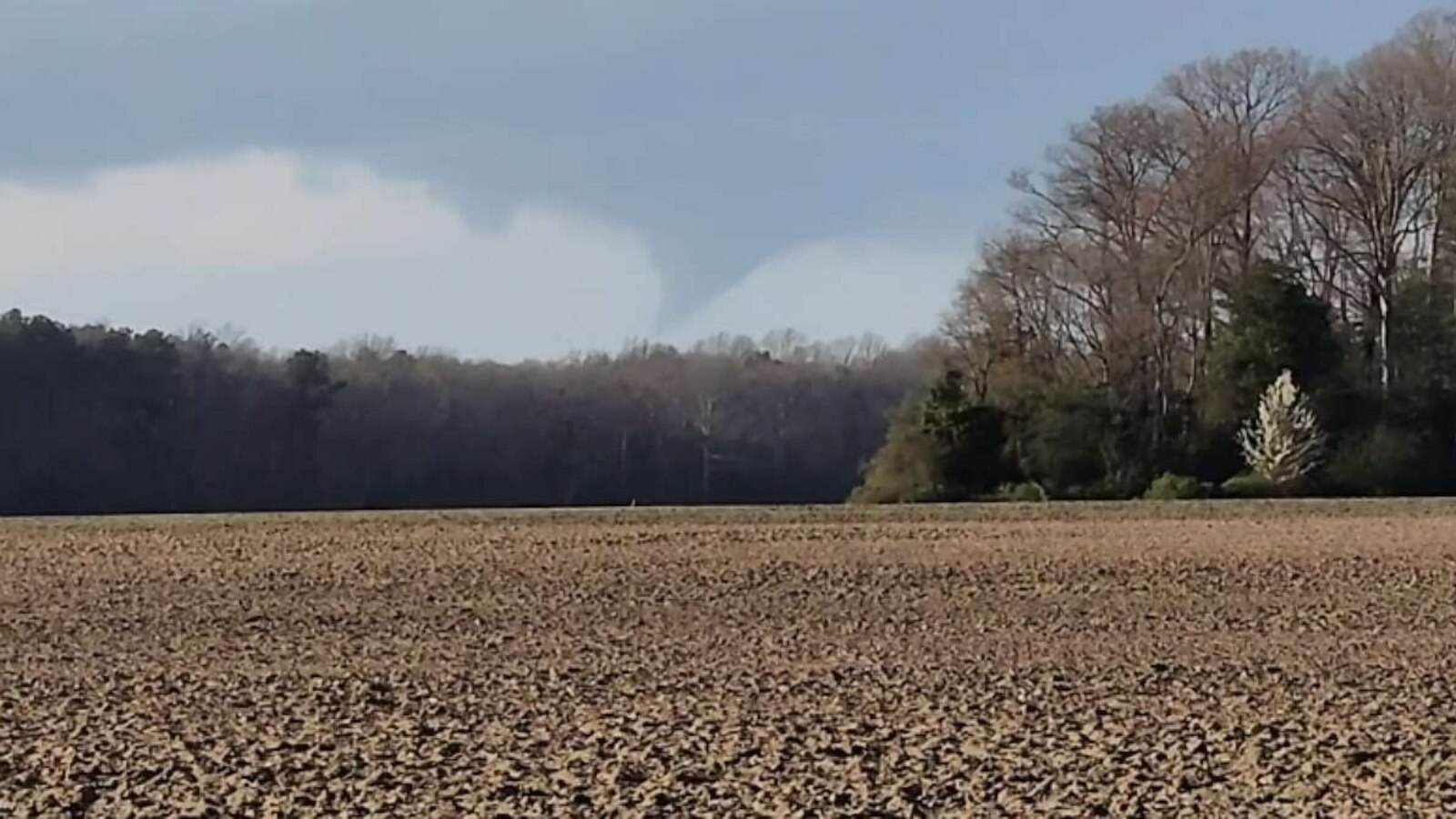 Tornado confirmed in Delaware as powerful storm moves east - ABC News