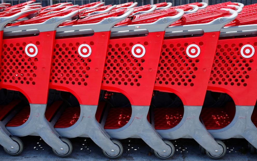PHOTO: FILE PHOTO: Shopping carts from a Target store are lined up in Encinitas