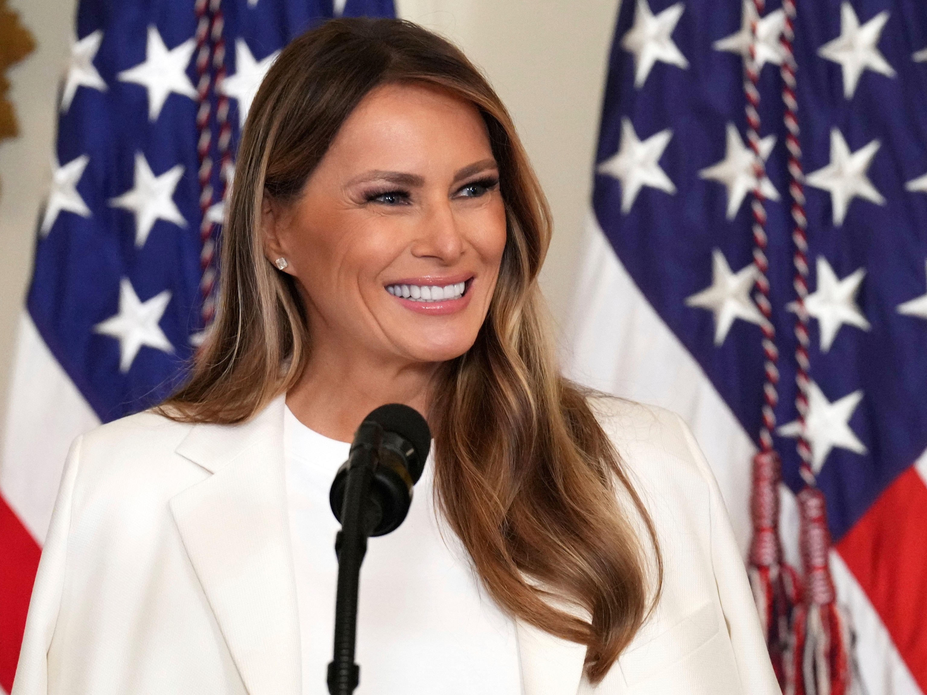 First lady Melania Trump invites students to join nationwide AI challenge  contest - ABC News