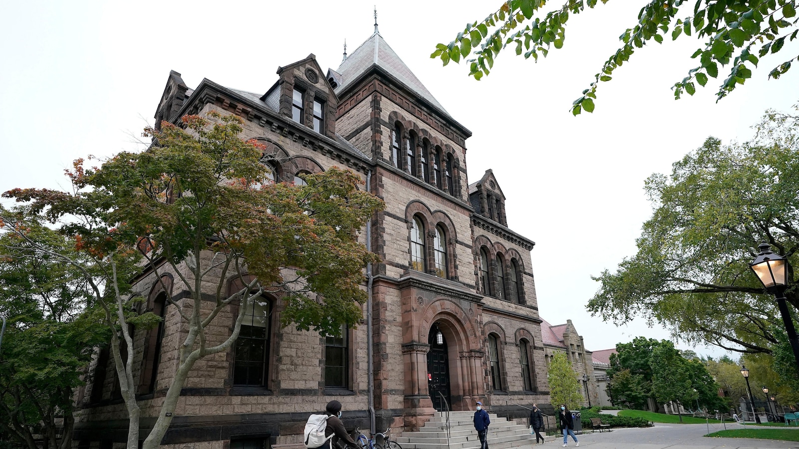  Brown University rejects Trumps offer for priority funding, citing concerns over academic freedom