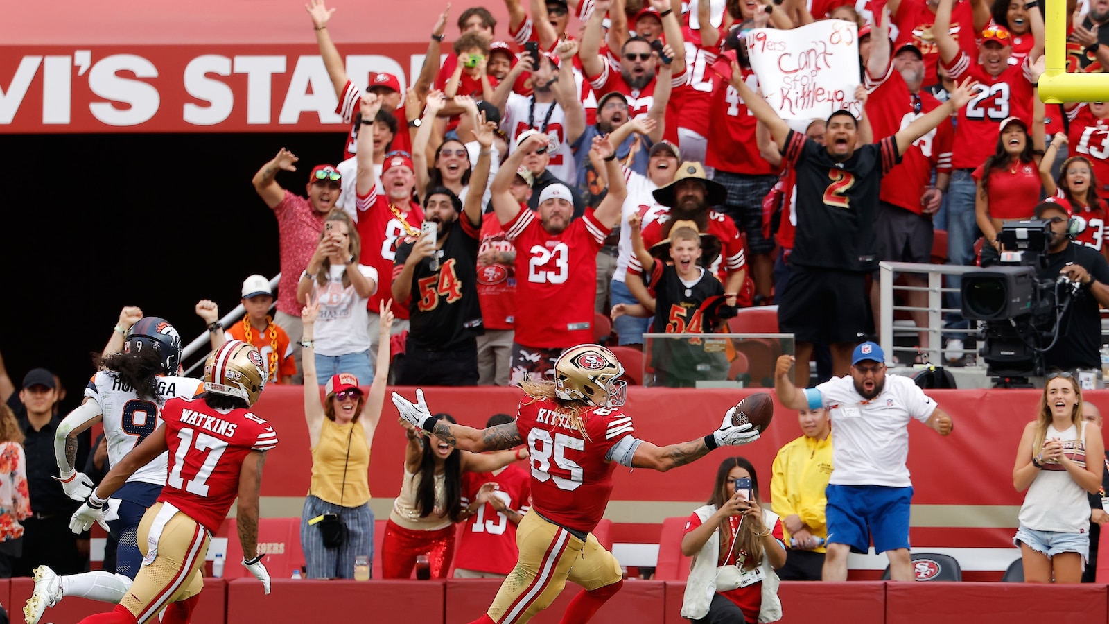 Brock Purdy throws 2 TD passes to lead the undefeated 49ers past the Broncos 24-14