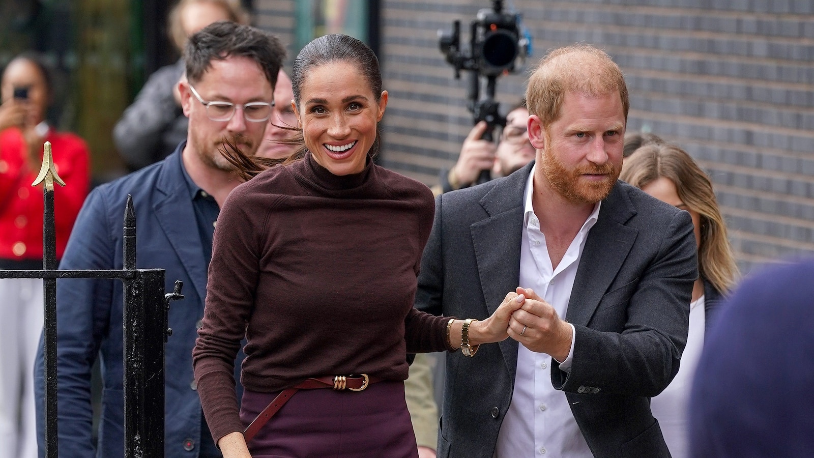 Prince Harry says he wants to reconcile with family after moving back to England