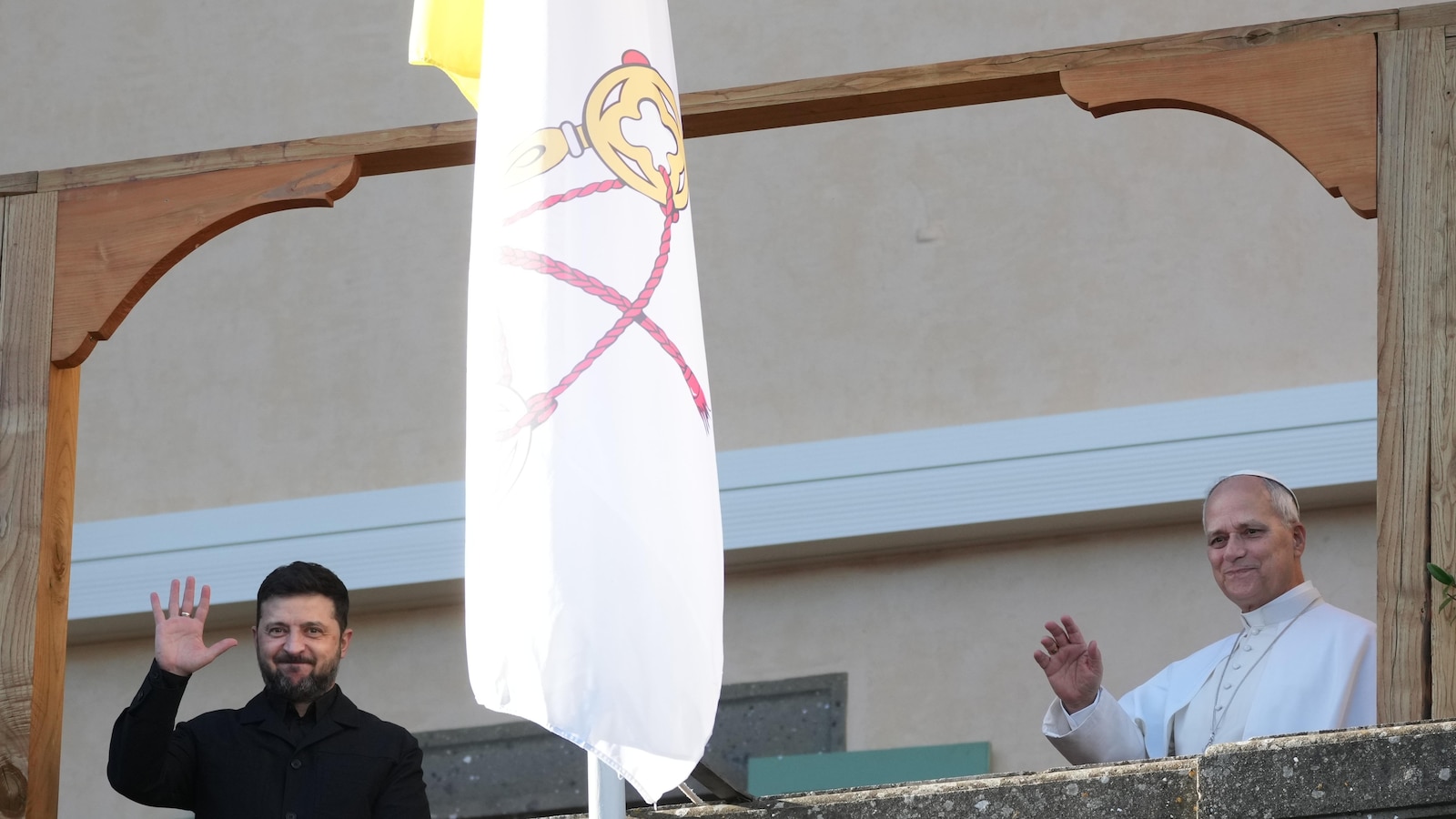 Zelenskyy reaffirms his refusal to cede land to Russia as he rallies European support