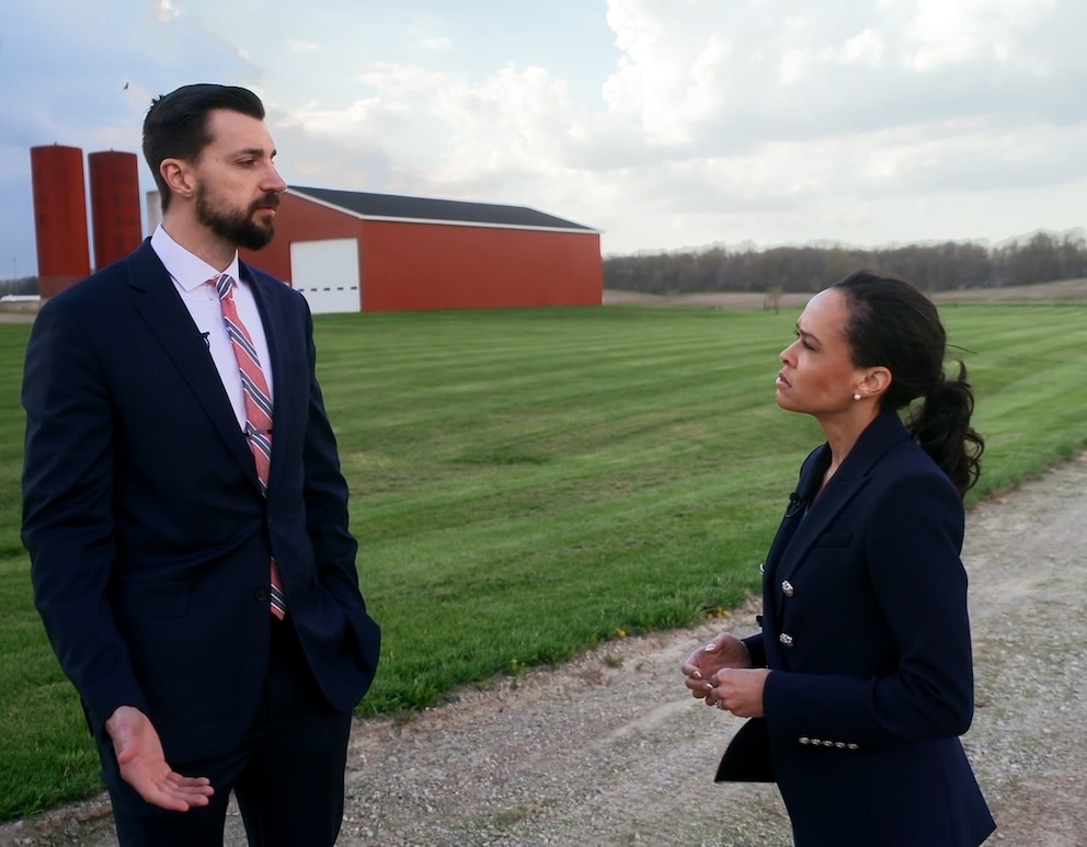 PHOTO: Dan Drewyor, a Detective Lieutenant with the Michigan State Police, spoke with ABC News’ Linsey Davis about the Dee Warner case outside the Warner family farm.