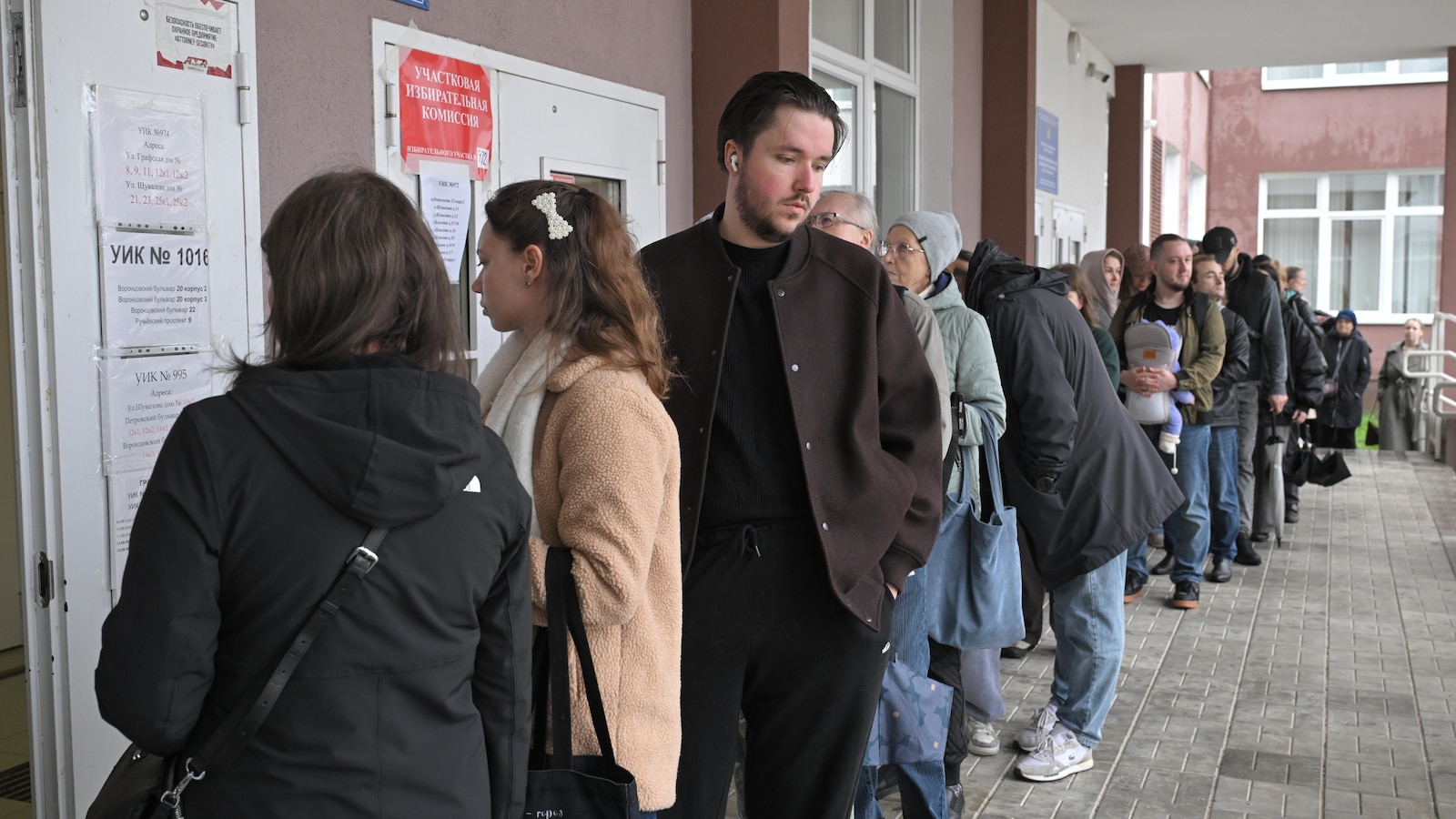 Early returns in Russia’s parliamentary election show the main Kremlin party leading