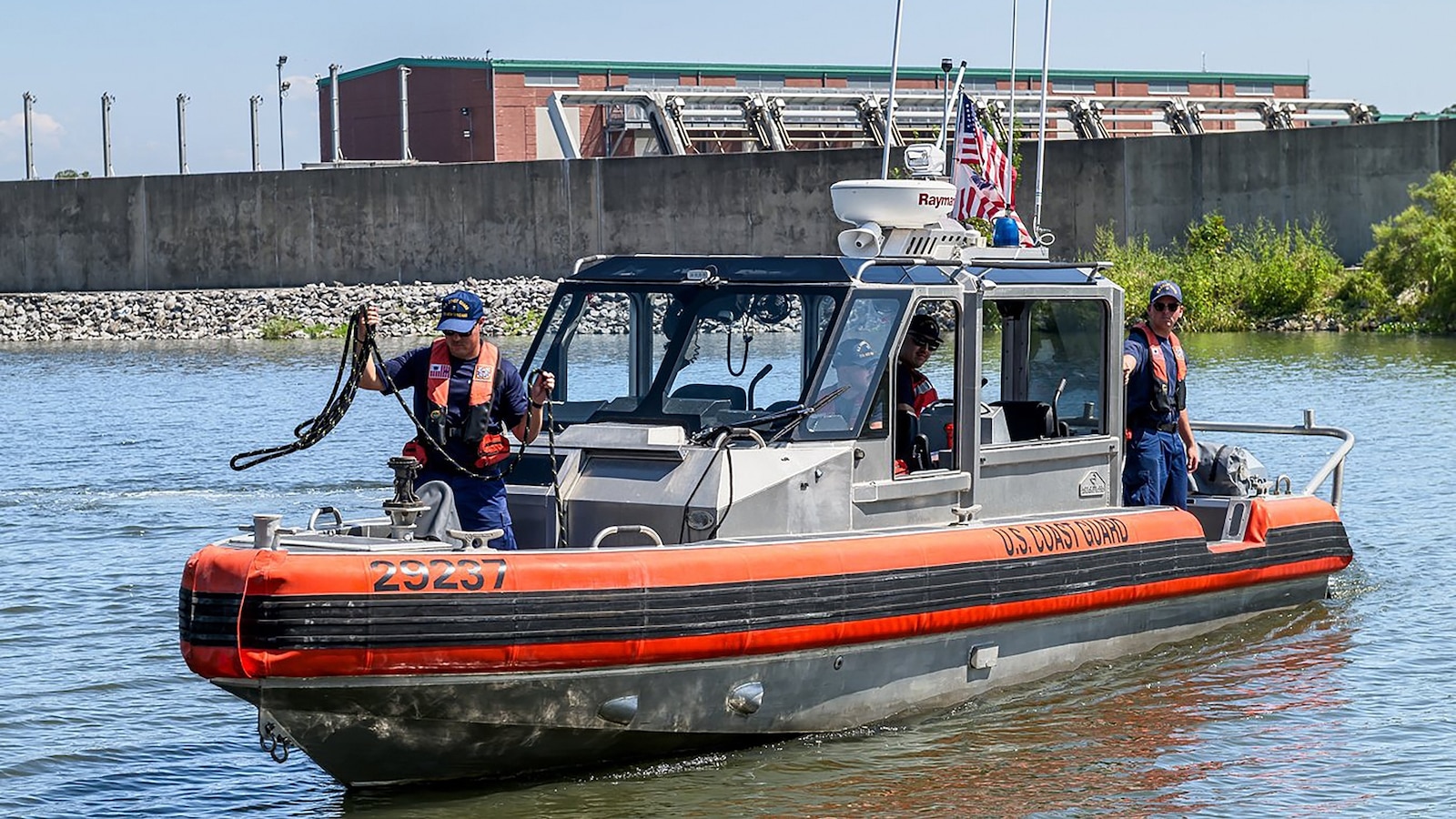 Small plane went down over Lake Pontchartrain during training flight, school says