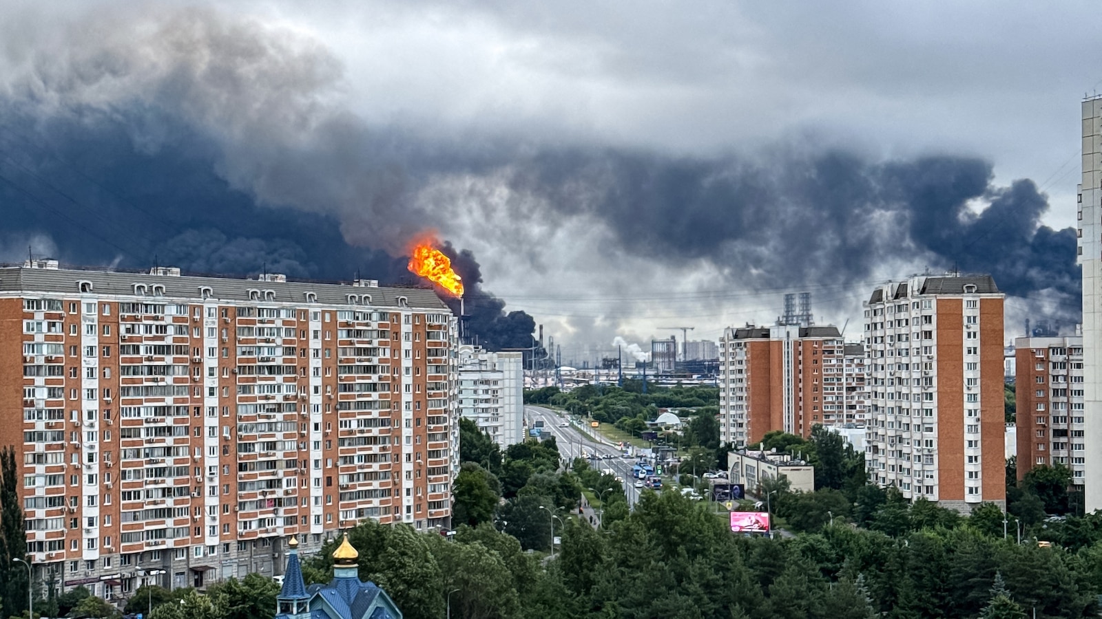 Ukraine strikes Moscow oil refinery amid large-scale drone attack