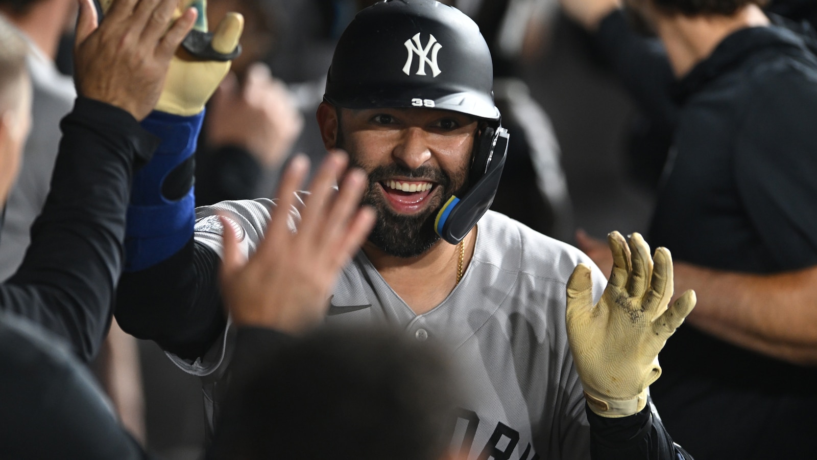 Sánchez Hits First Career Homer as Yankees Top White Sox 9-5