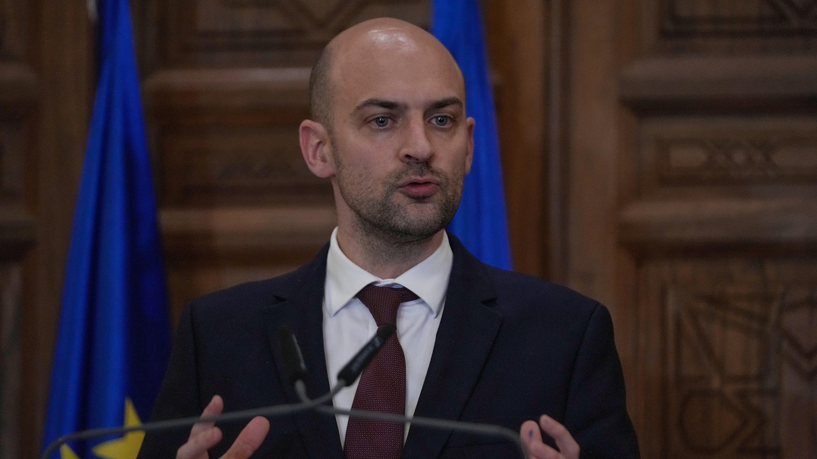 فرنسا تستدعي السفير الأمريكي تشارلز كوشنر بعد تعليقات أمريكية على وفاة الناشط