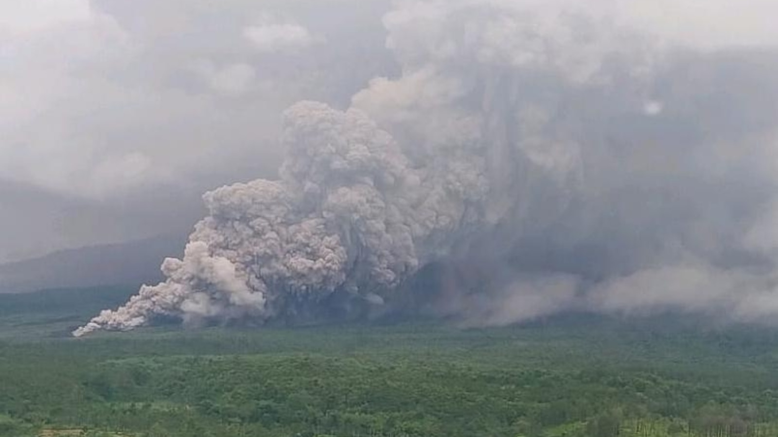 Indonesia raises alert for Mount Semeru volcano to the highest level after a series of eruptions
