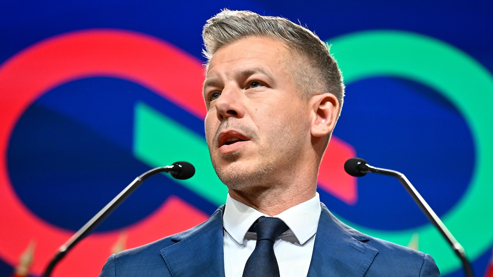 ويريد المجري تولي منصب رئيس الوزراء اعتبارًا من 5 مايو