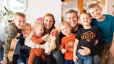 Mom of 6 boys gives birth to baby girl after viral sex reveal - ABC News