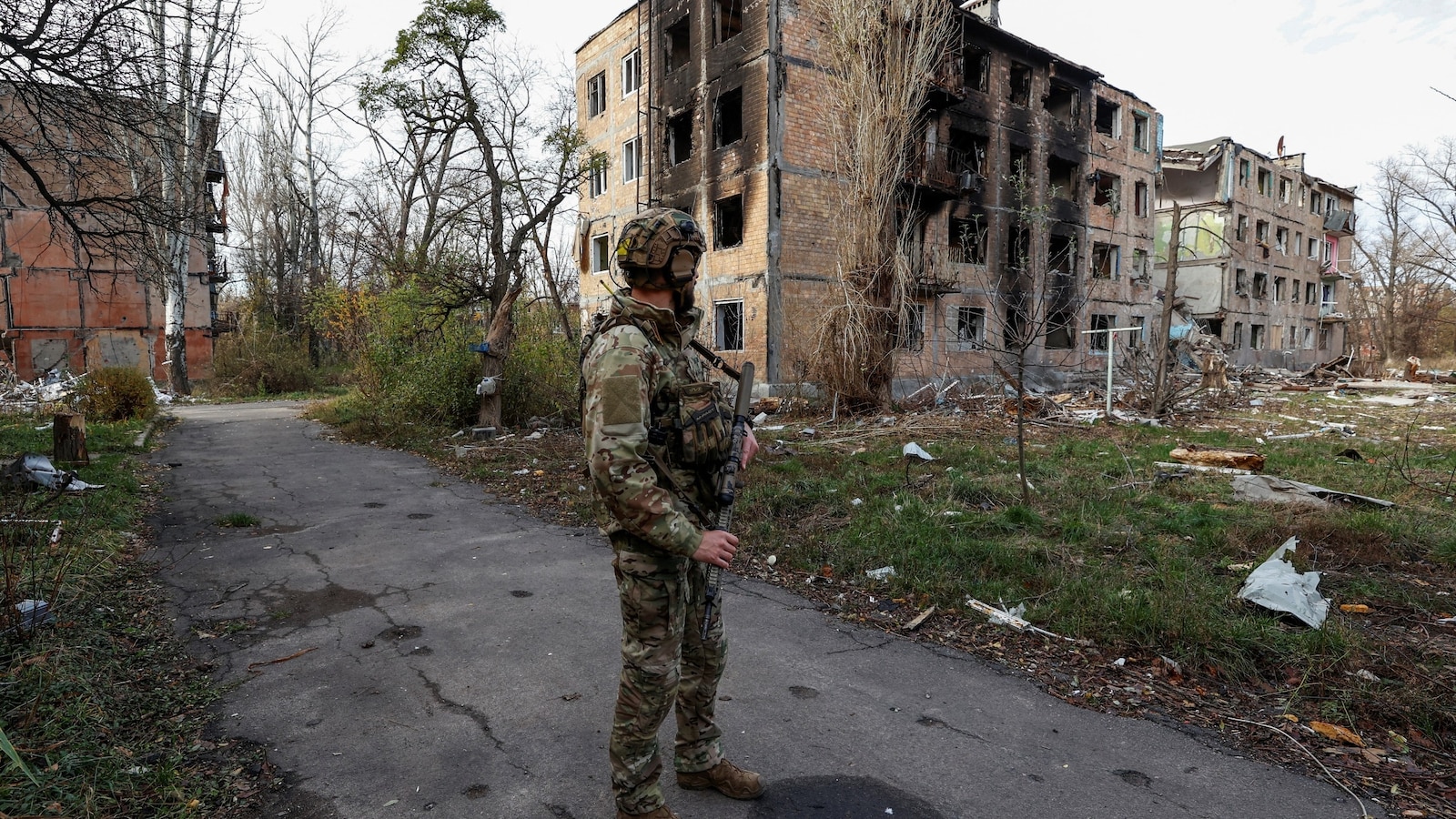 Ukrainian forces under intense pressure in key eastern battle - ABC News