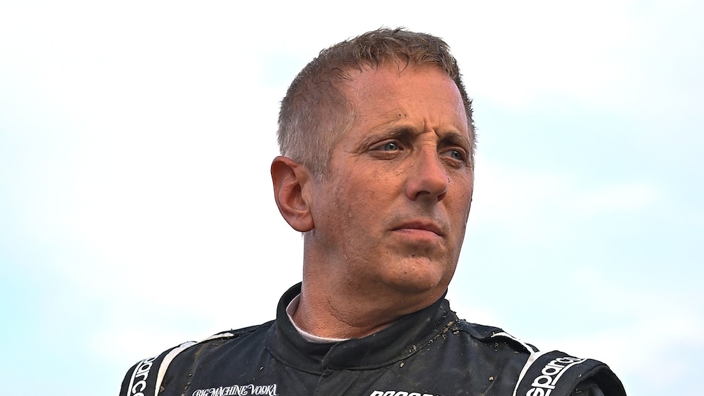 Former NASCAR driver Greg Biffle and his family dead in small plane crash  in North Carolina: Officials - ABC News