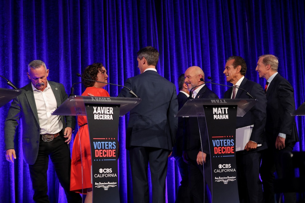 PHOTO: Debate in the race for governor of California, hosted by the San Francisco Examiner and CBS, in San Francisco