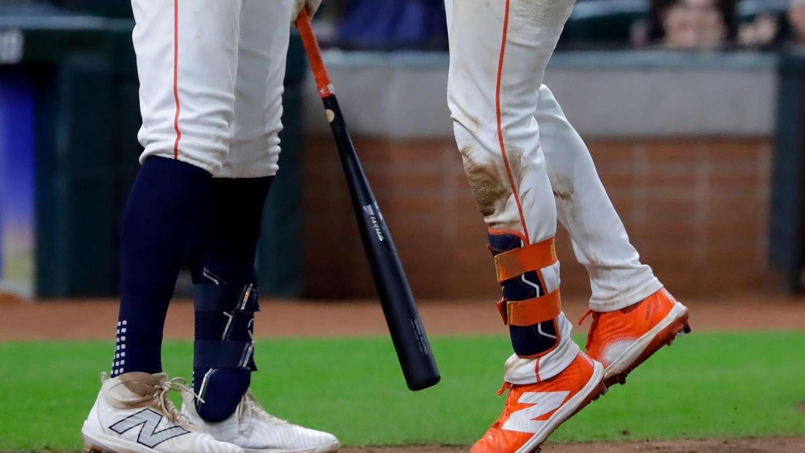 Altuve’s homer lifts Astros to sweep Rangers, take AL West lead
