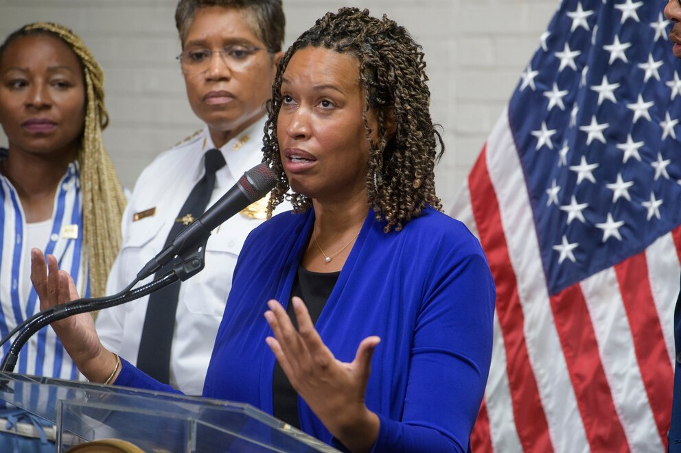 PHOTO: Pamela Smith,Muriel Bowser