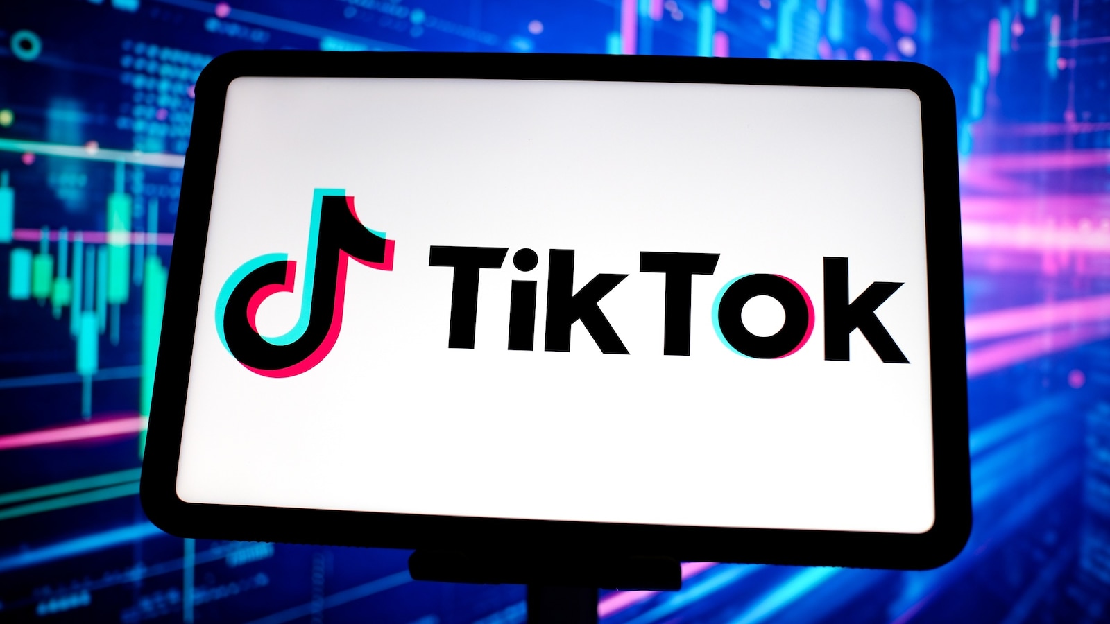 TikTok announced several new comment features that will allow users to leave voice messages, vote in polls and share multiple photos under videos. ▻
