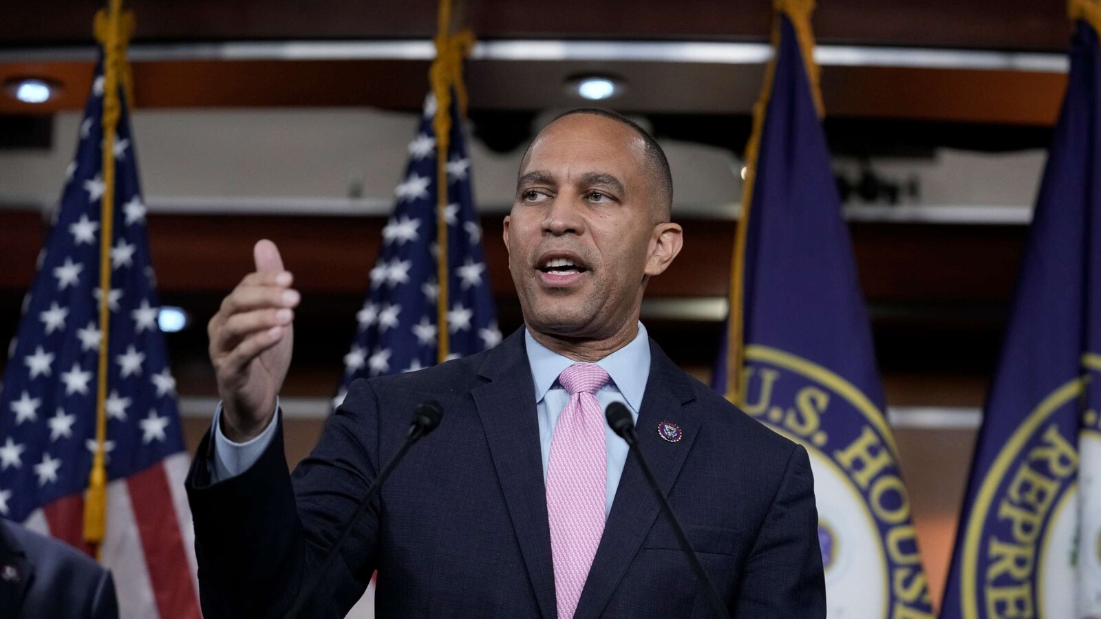 Jeffries downplays chances of 'compromise' speaker as McCarthy faces  pushback - ABC News