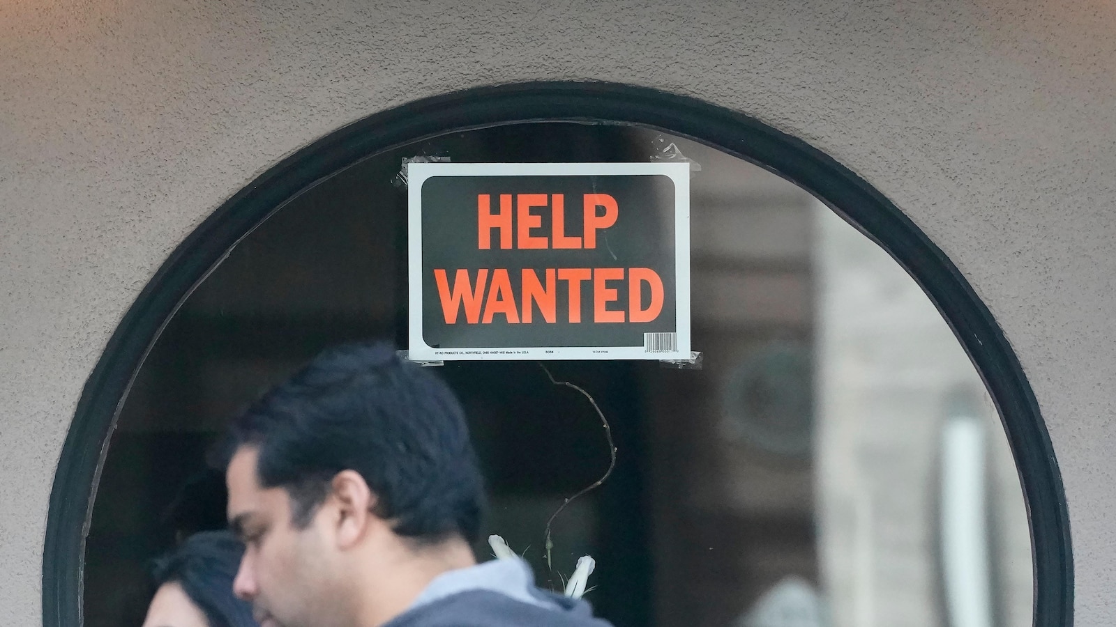 US job openings fall to 6.5M, fewest since 2020, as labor market remains sluggish