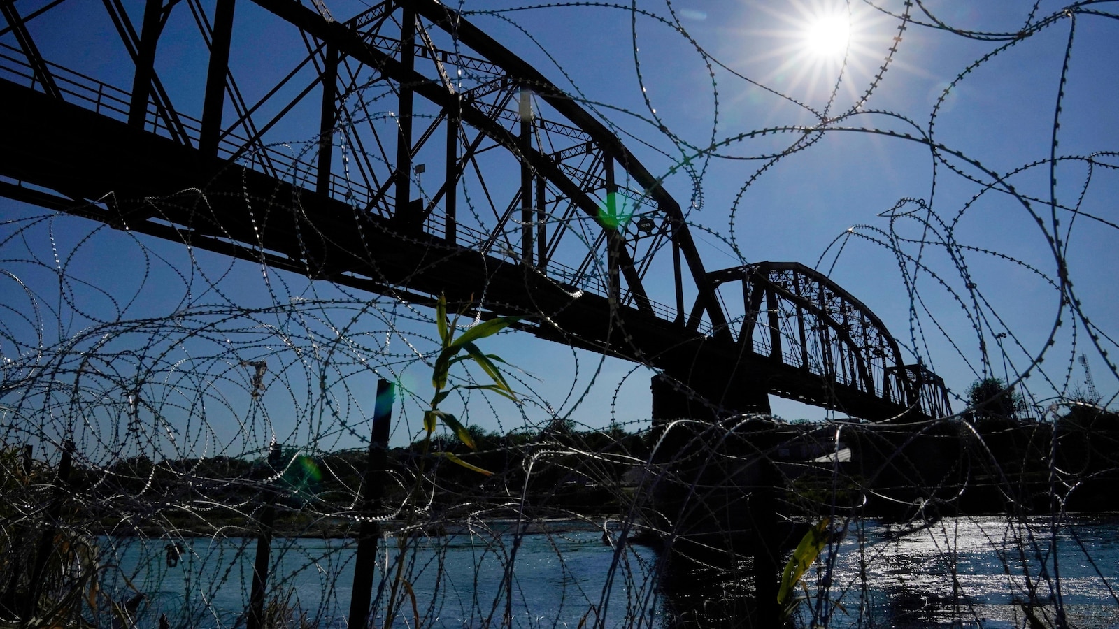 Trump administration wants to ensure Mexican crews operating trains in the US can speak English