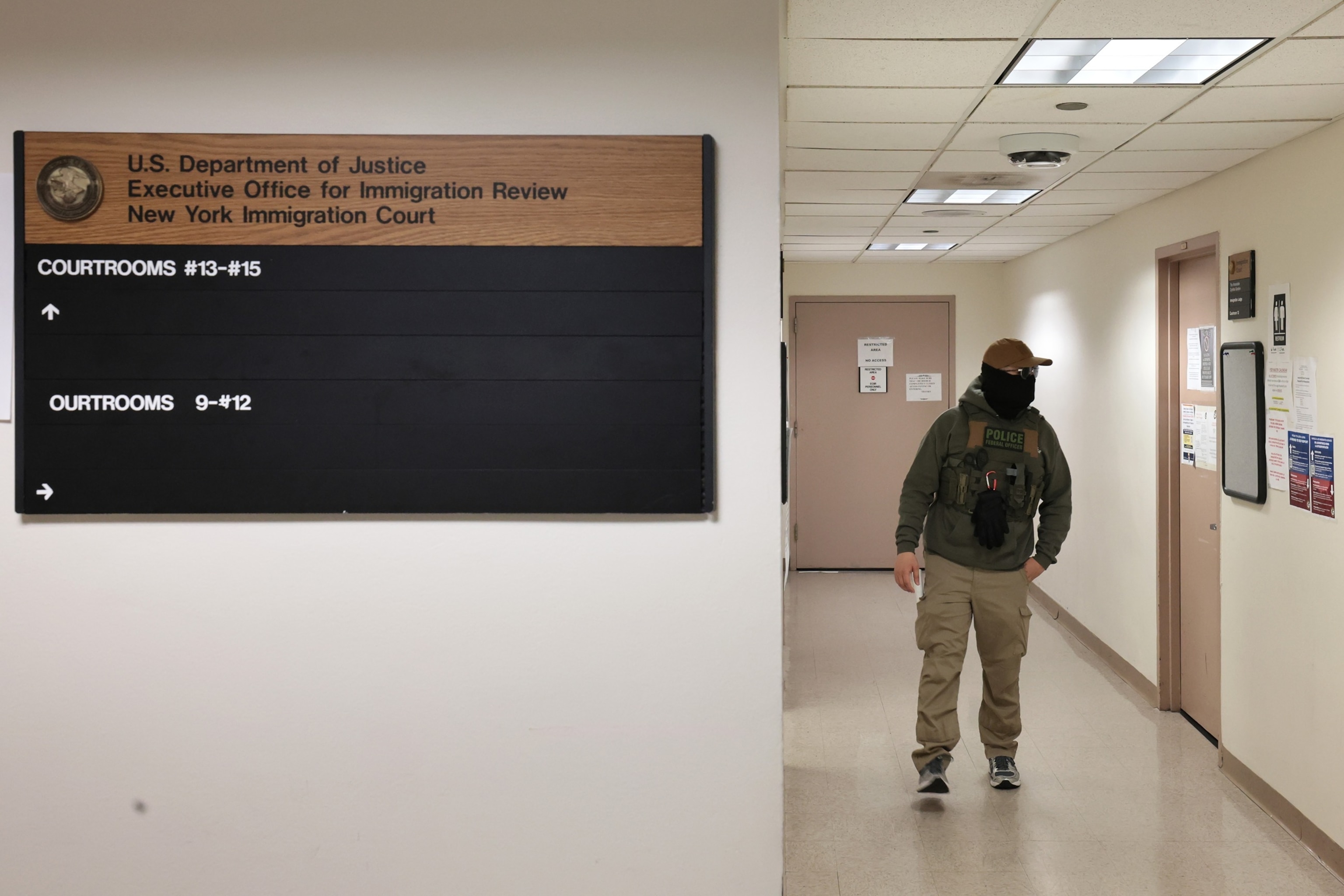 PHOTO: ICE Detains Immigrants Inside New York City Courthouses