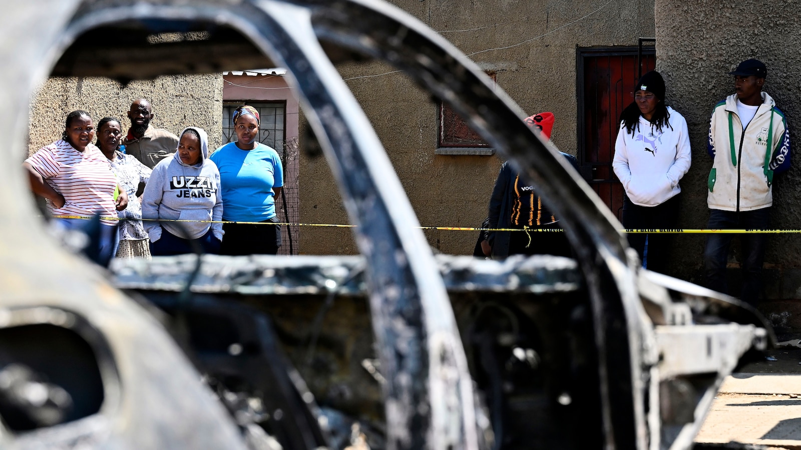 A pair of mass shootings in South African townships within hours of each other have left at least 27 people dead, police said on Sunday. ▻