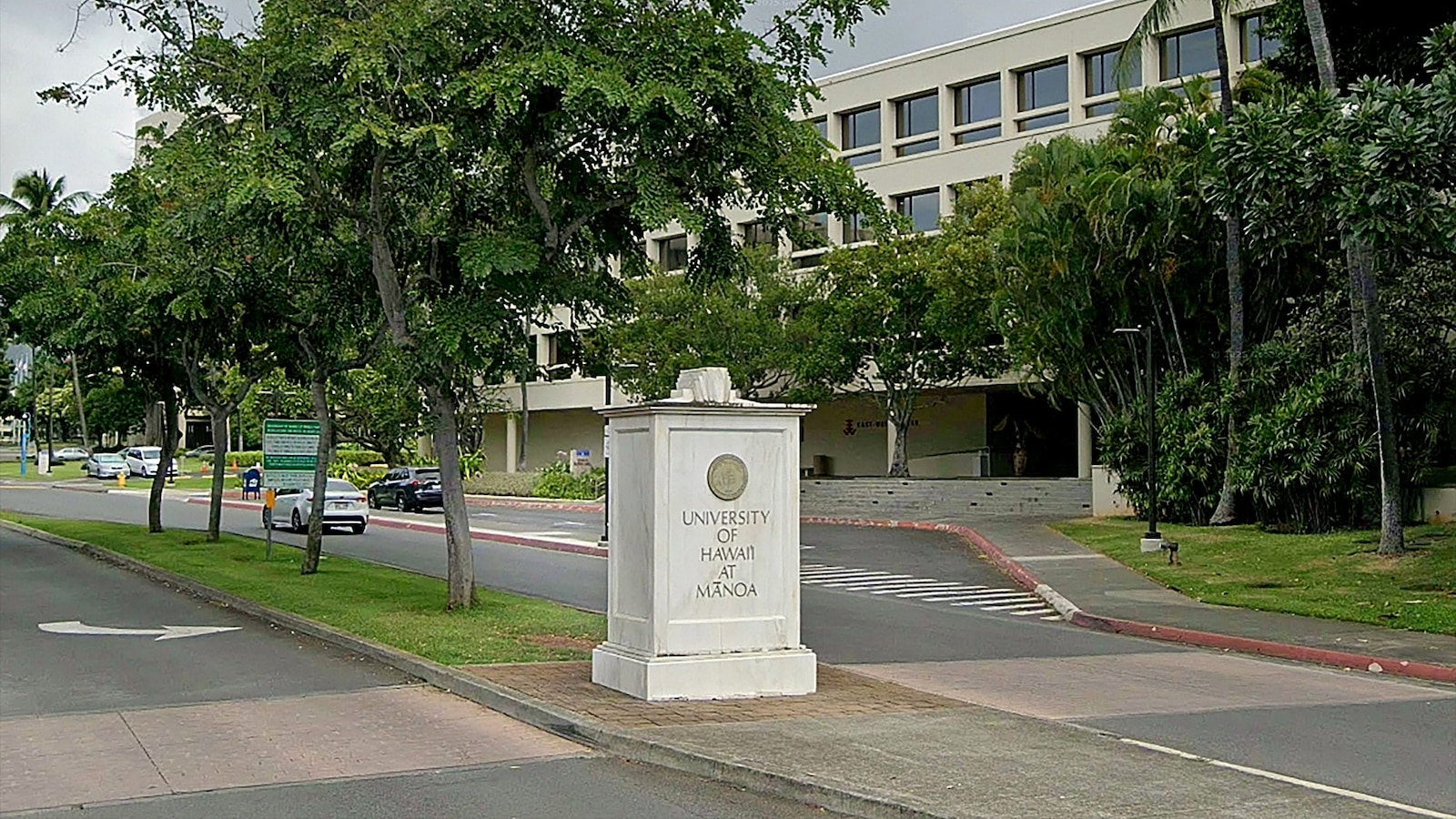 High winds cause thousands to lose power as storm system slams Hawaii