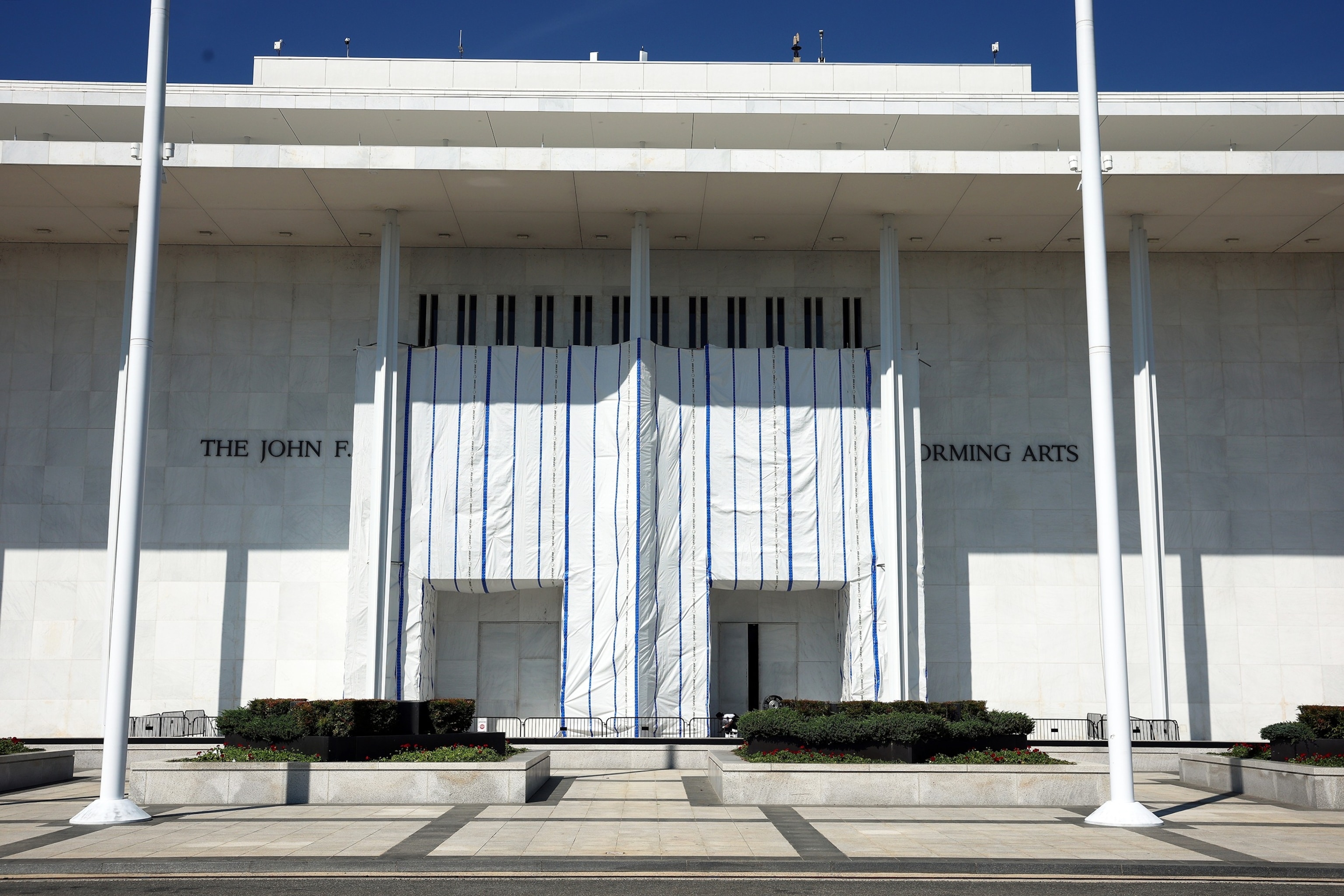 Trump administration warns Kennedy Center could be demolished if renovations are blocked