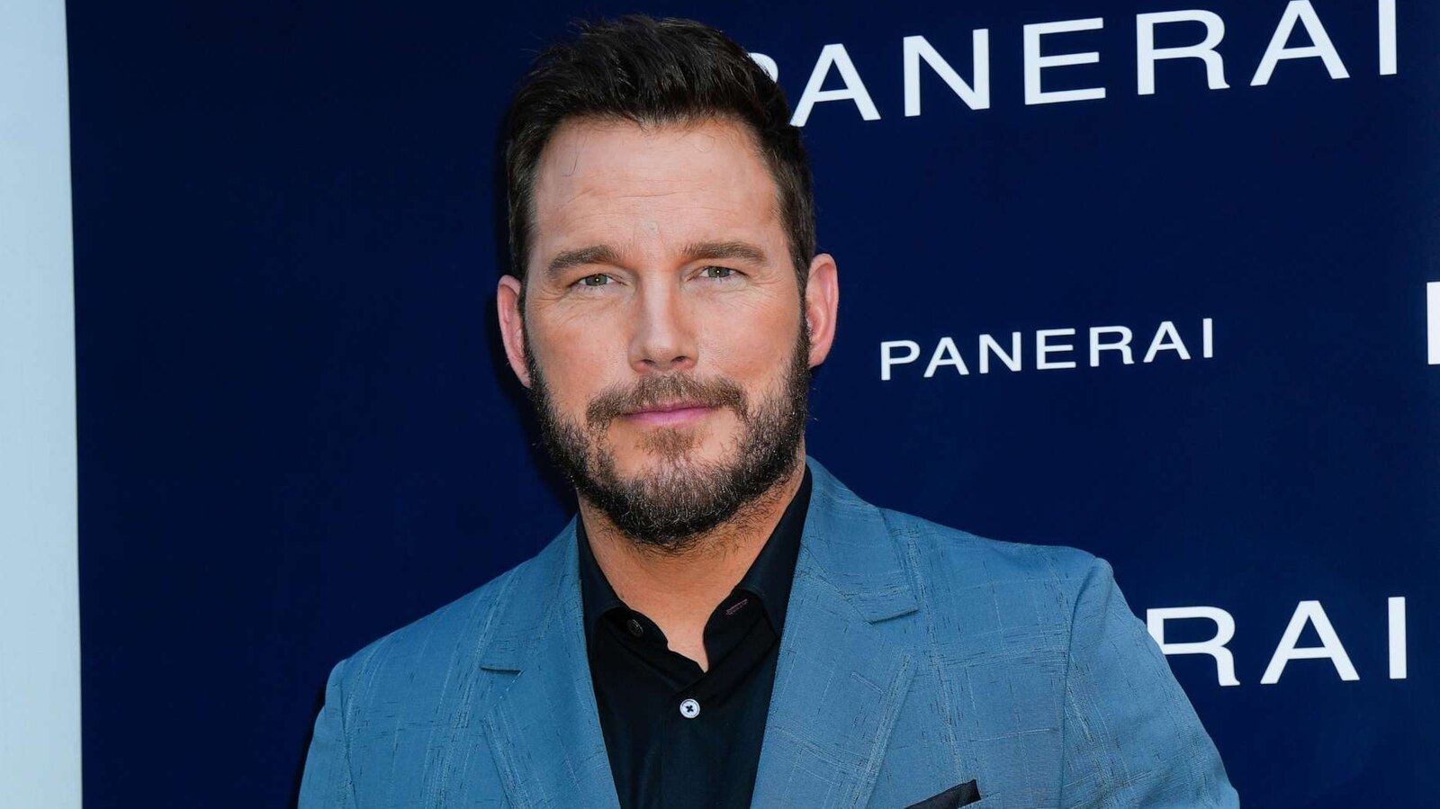 Chris Pratt wants to know how long you should keep your kids' trophies