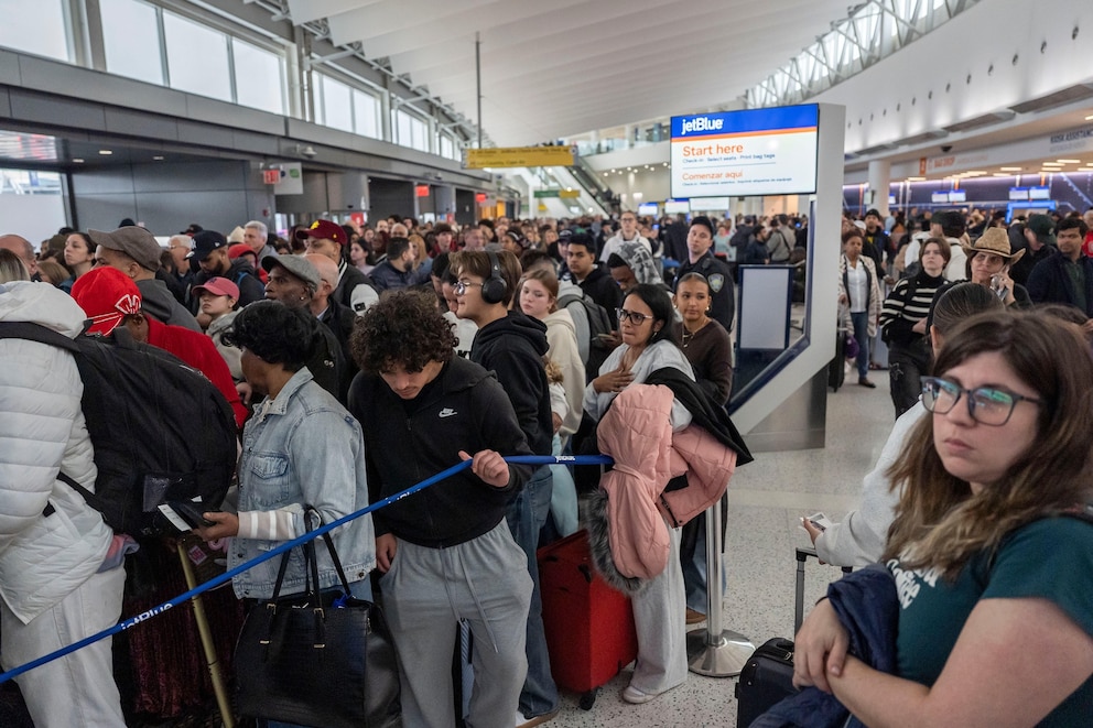 PHOTO: Travel Delays