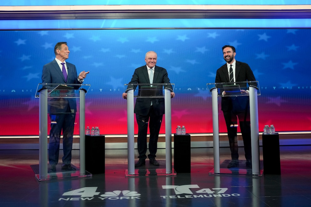 PHOTO: New York City Mayoral Candidates Face Off In Debate