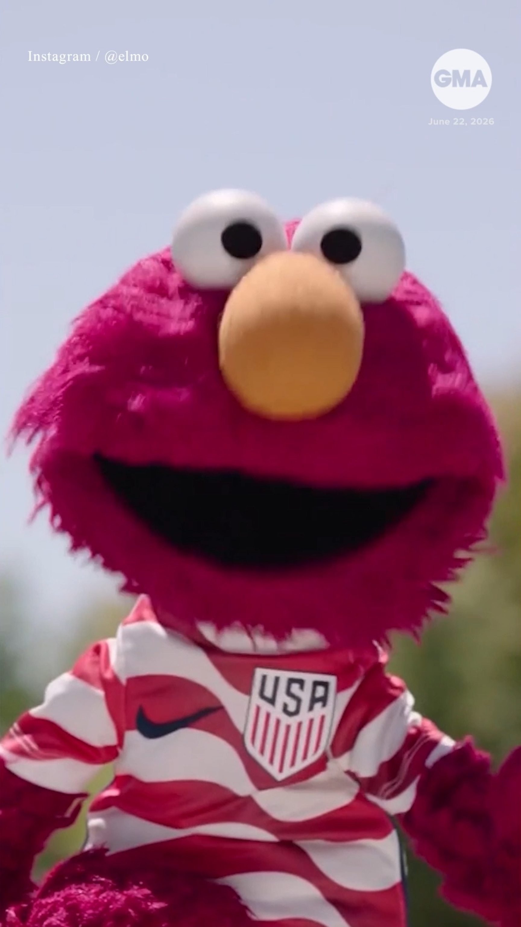 Video Elmo is Team USA for the World Cup - ABC News