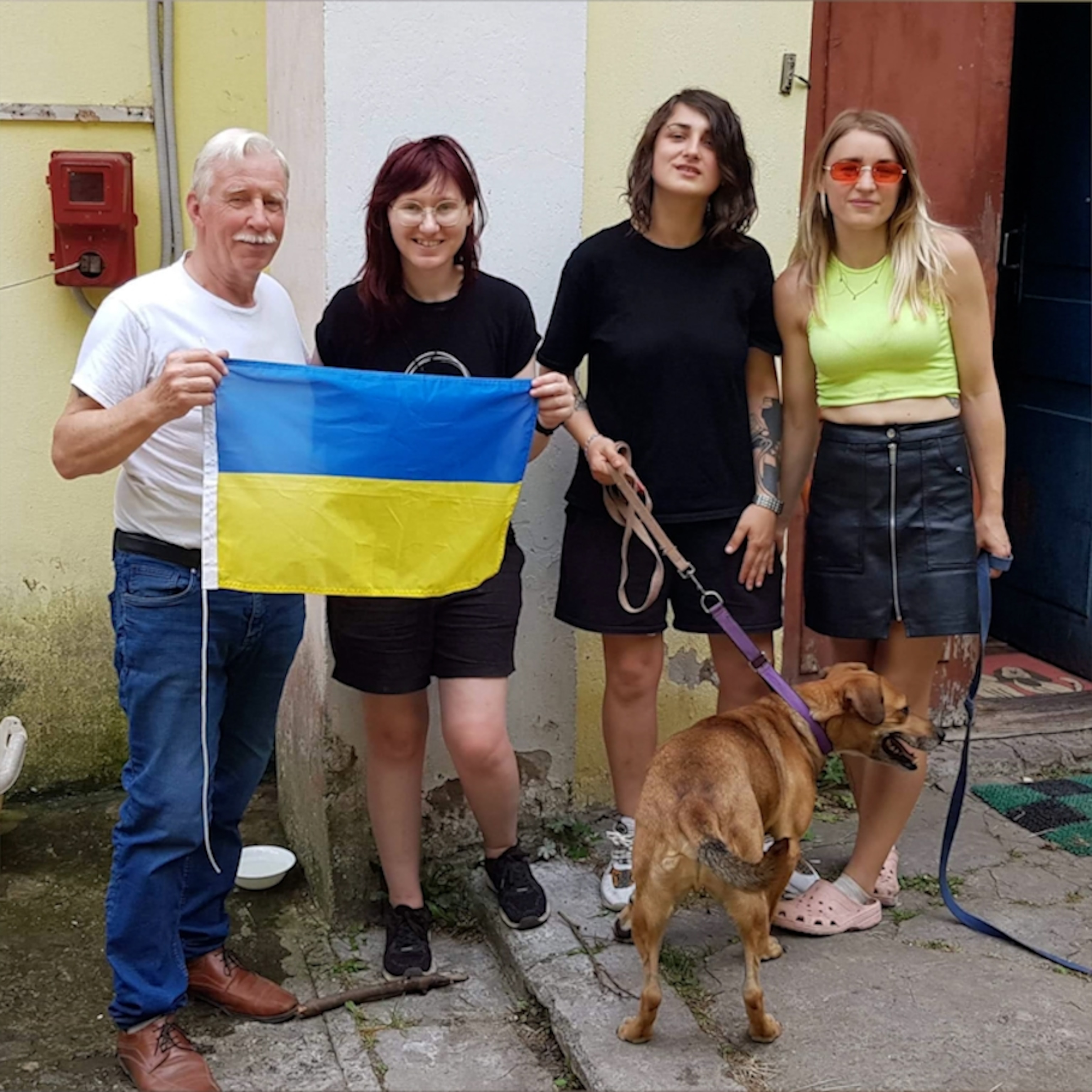 Video These Volunteers Rescue Stray Dogs In Ukraine And Find Homes For 240401 Gma Digital Ukraine Dogs HpMain 1x1 