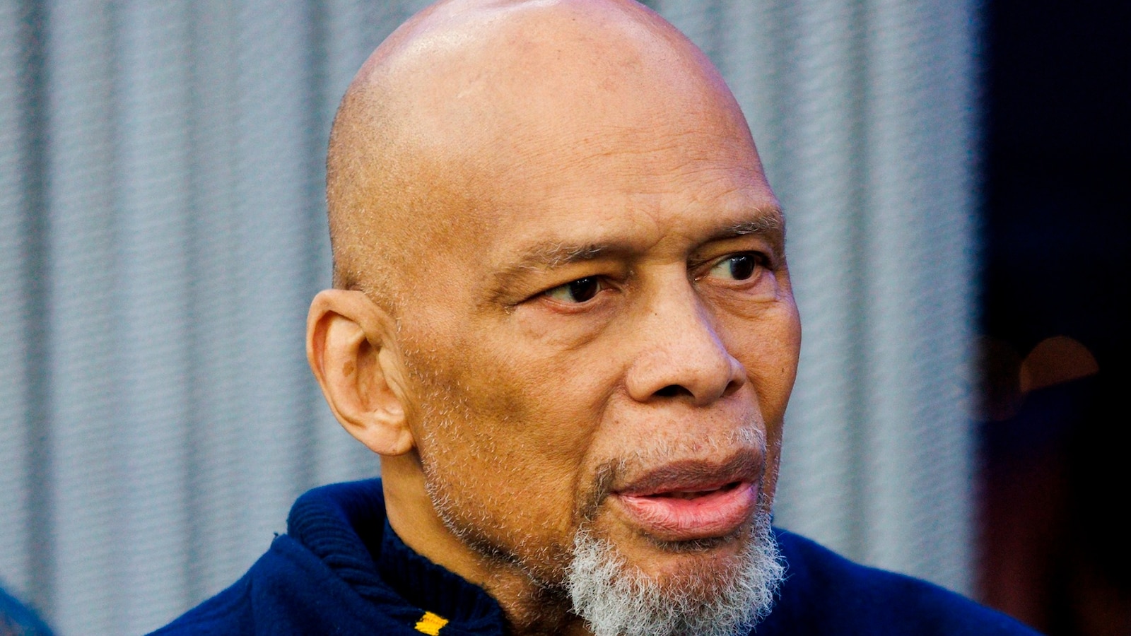 NBA legend Kareem Abdul-Jabbar breaks hip in fall at concert: Rep - ABC ...