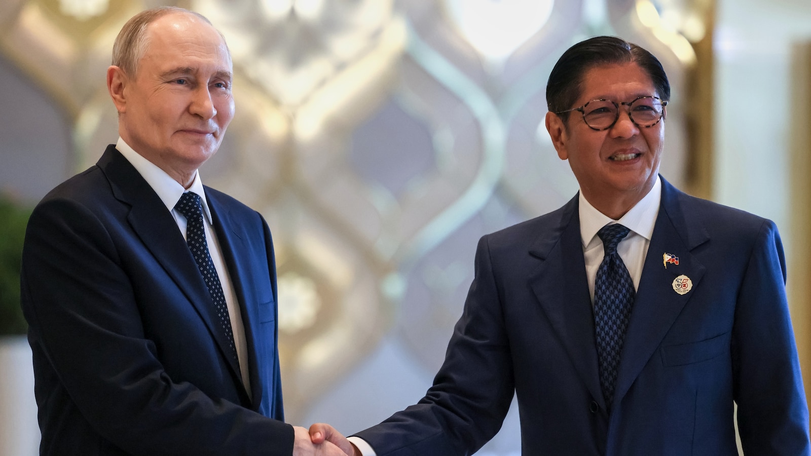 Русия освободи 24 филипинци след разговори на Маркос с Путин
