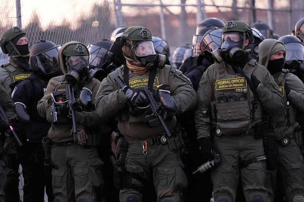 PHOTO: Immigration Enforcement Minnesota