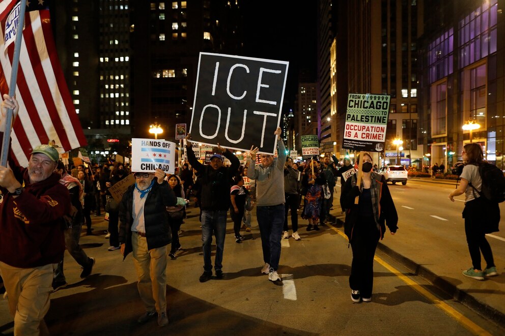 PHOTO: US-POLITICS-PROTEST-NATIONAL GUARD