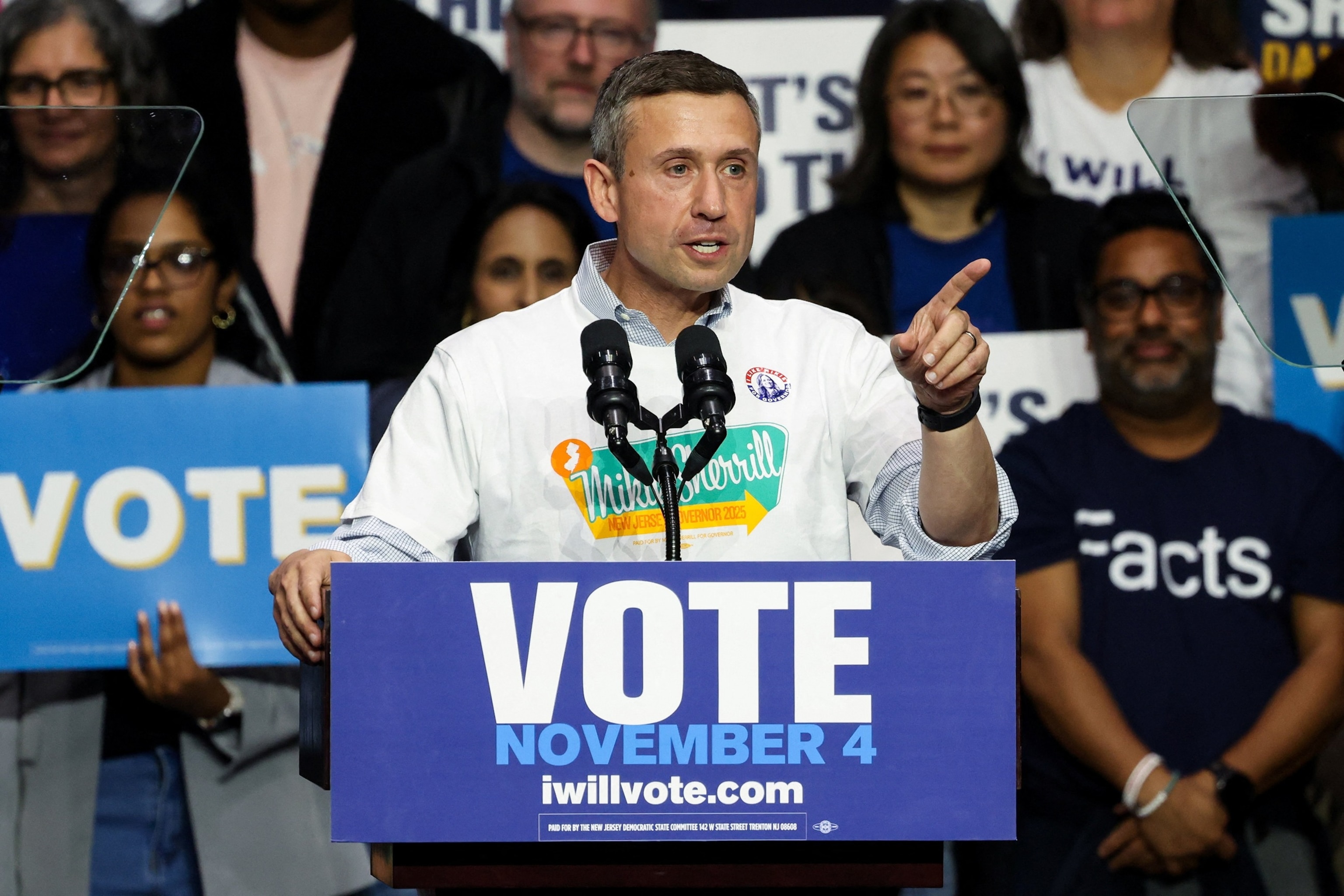 PHOTO: Campaign rally for Democratic candidate for New Jersey governor Mikie Sherrill, in Newark