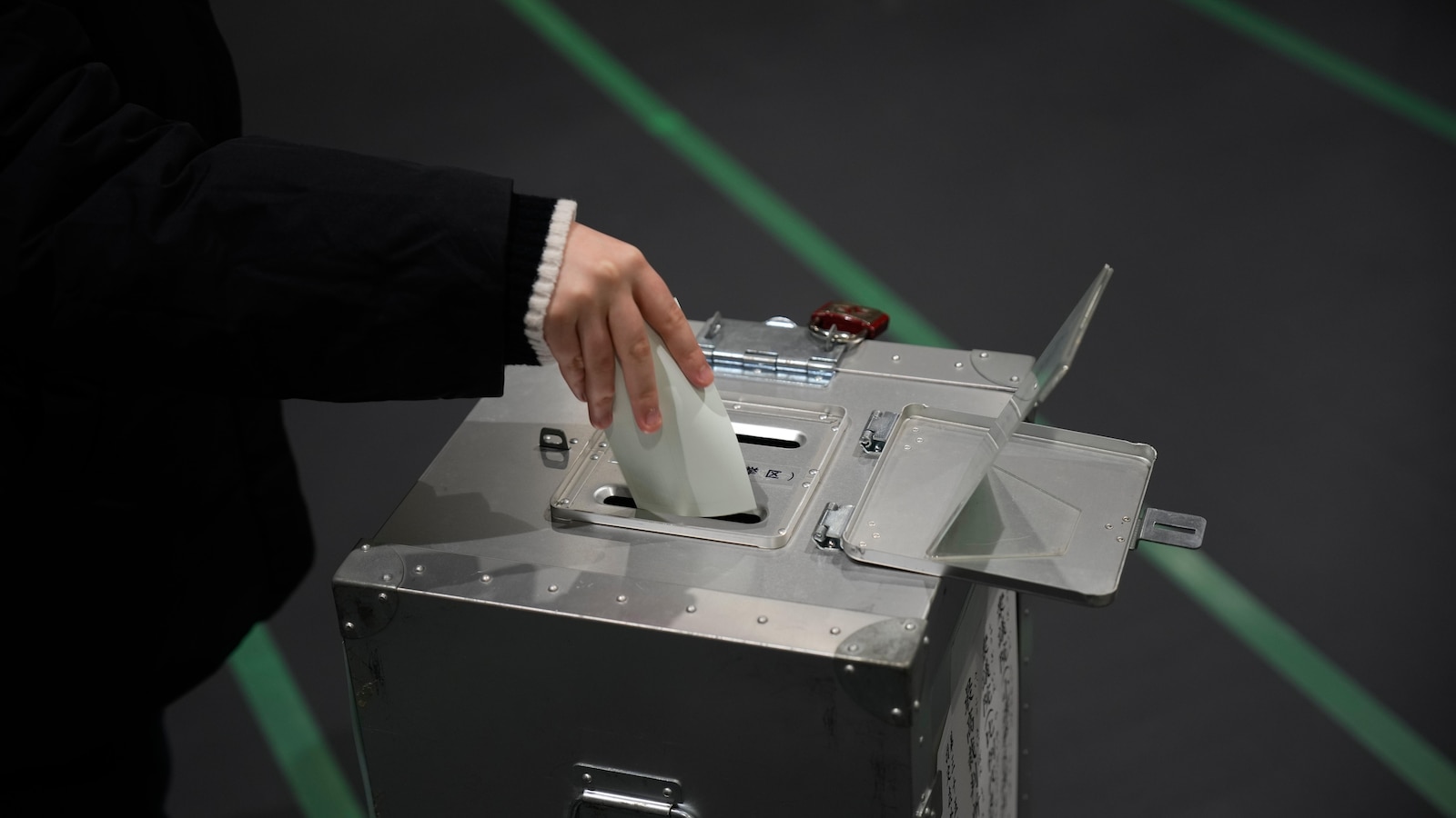 Японският премиер Санае Такаичи се надява на голяма победа с отварянето на националните избори