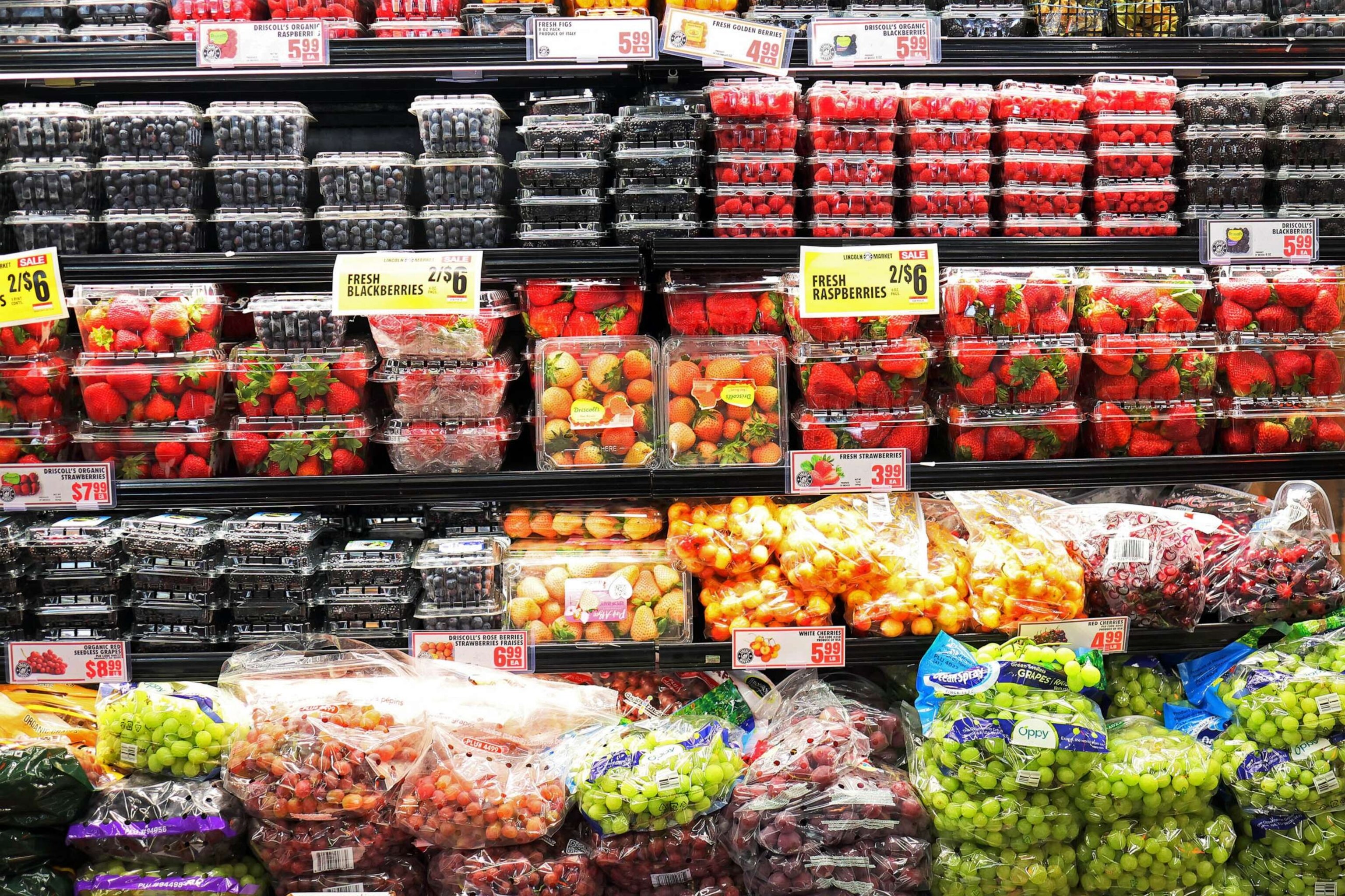 PHOTO: Berries are seen on a shelf at Lincoln Market, June 12, 2023 in the Prospect Lefferts Gardens neighborhood in the Brooklyn borough of New York City.