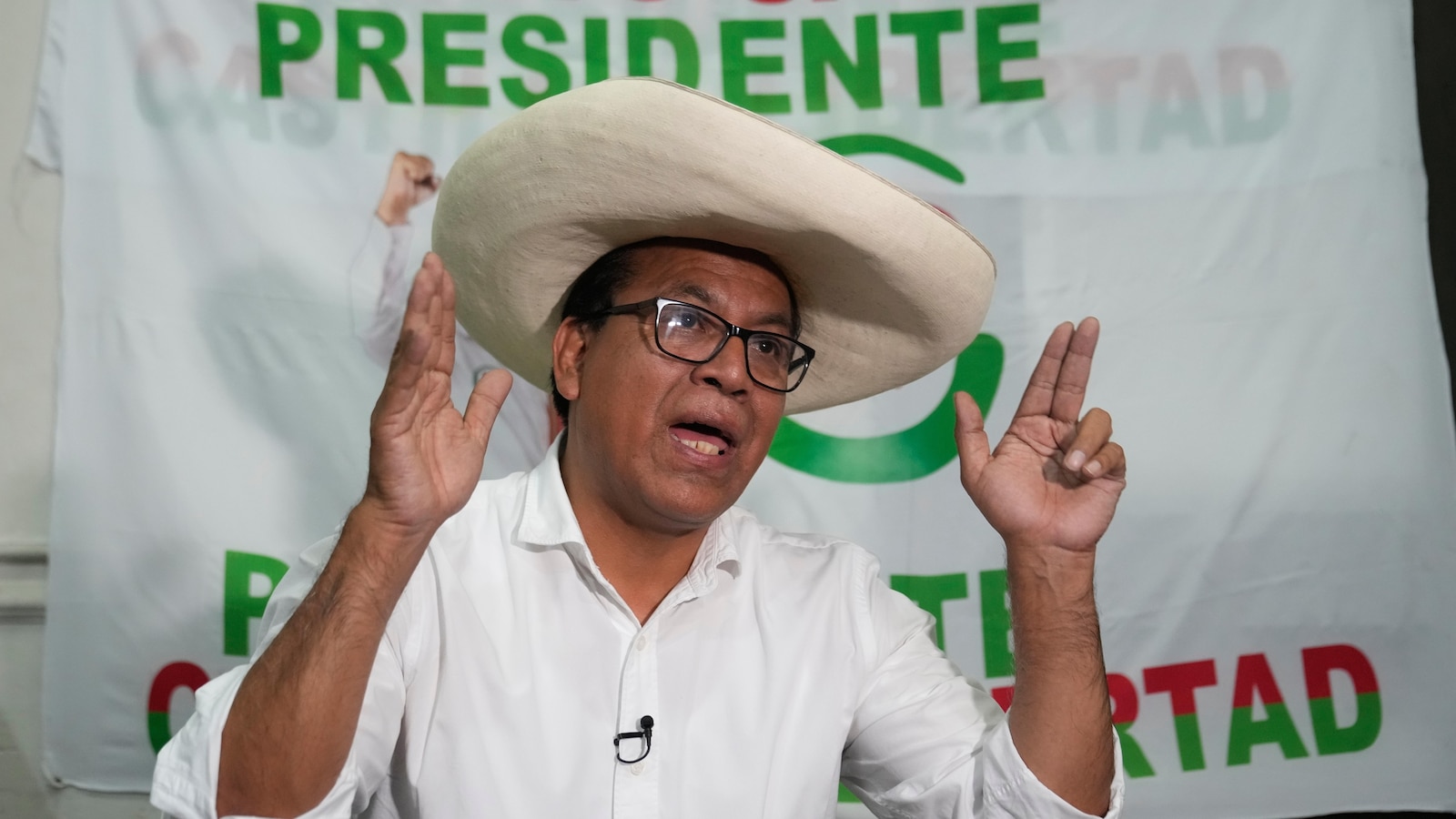 2 candidates with starkly different visions for Peru vie for a runoff spot