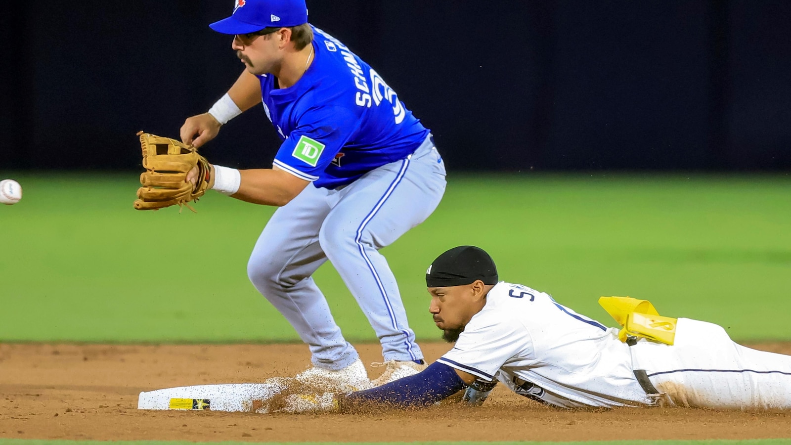 Chandler Simpson robs a homer and drives in go-ahead run as Rays beat Blue Jays 2-1