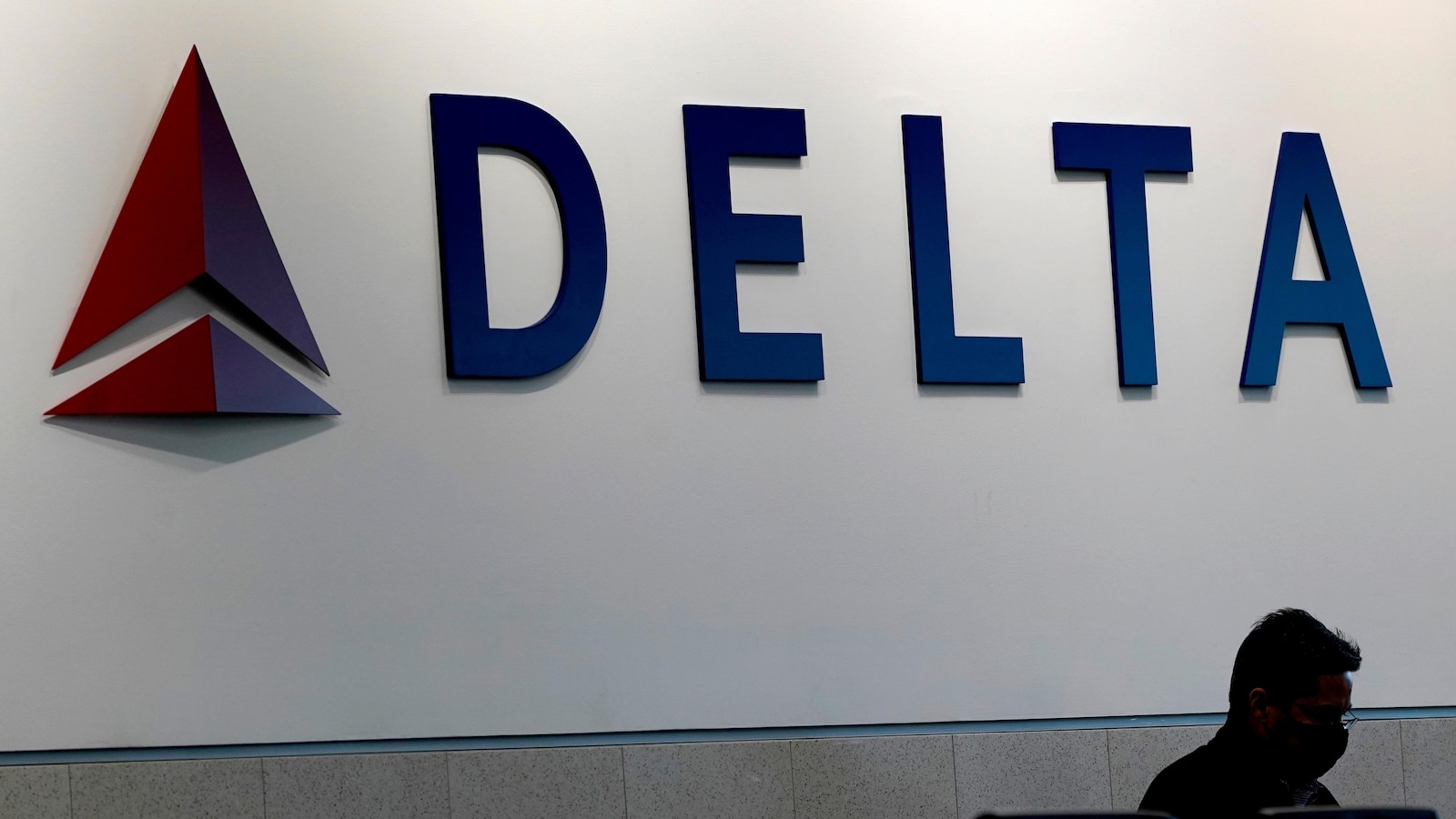 Delta jets have 'low-speed collision' on the ground at New York's LaGuardia, injuring 1