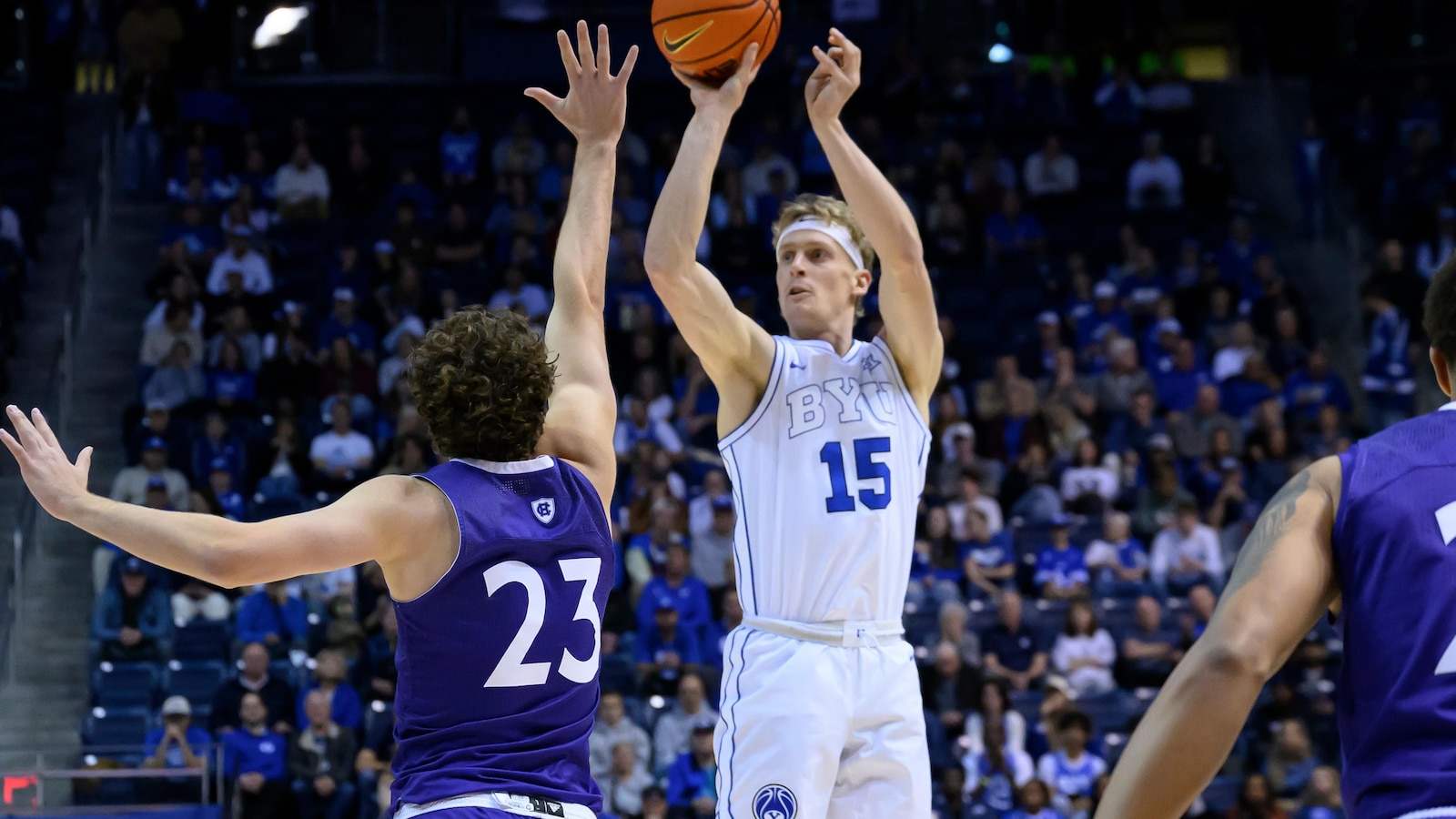 Richie Saunders scores 20 to lead No. 8 BYU to 98-53 victory over Holy Cross