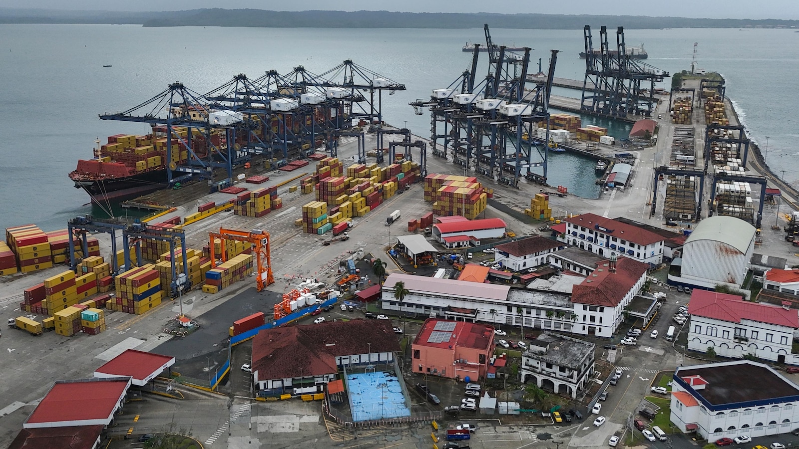 وتقدمت الشركة في هونج كونج بطلب للتحكيم ضد شركة ميرسك قائلة إنها تخطط للعمل مع بنما